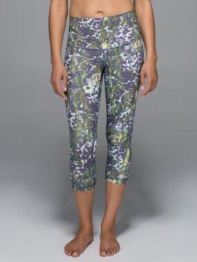 lululemon wunder under crop legging in floral sport white multi